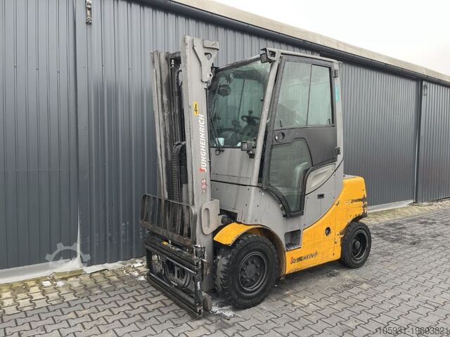 Empilhadeira diesel Jungheinrich DFG540s
