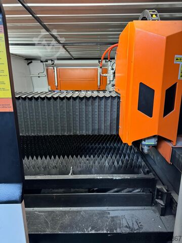 Lasersnijmachine Ermak FIBERMAK MOMENTUM
