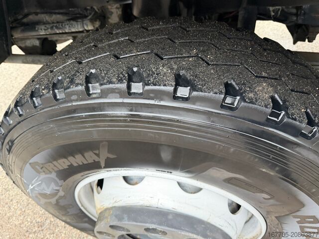 Concrete mixer truck Astra HD8 84.48