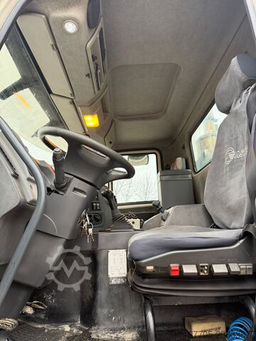 Concrete mixer truck Astra HD8 84.48