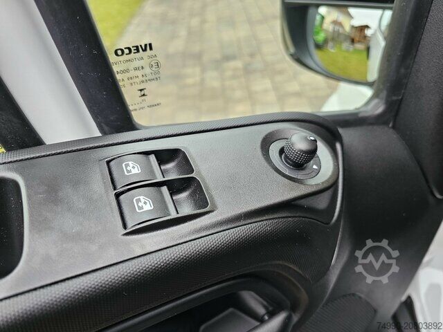 Furgone a tetto alto Iveco Daily 35S18HA8V DOKA Hi-Matic 12m³ L2H2 7 Sitze