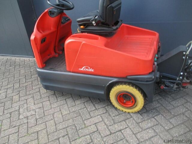 Tow tractor Linde P 60