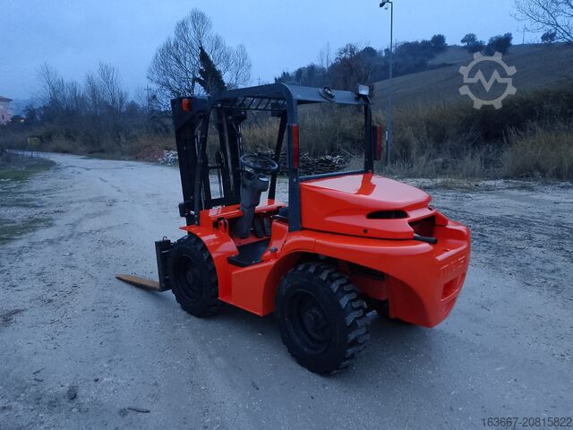 Wózek widłowy terenowy Mast Explorer 20 4WD