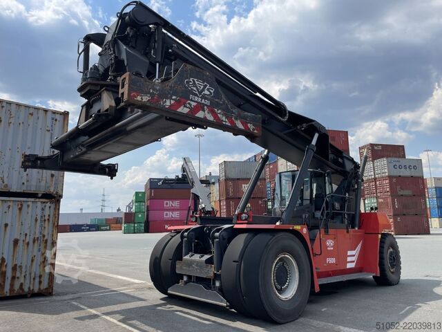 Volle container reachstacker CVS Ferrari F500RS6 S