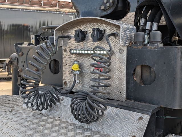 Cabeza tractora MAN TGX 33.510 BL SA 6x4 mit EPSILON S260Z96, MIETE?