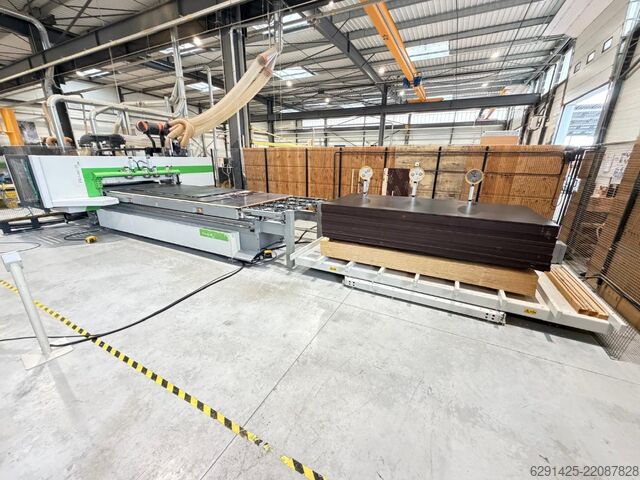 Bearbeitungszentrum BIESSE ROVER B FT 1536