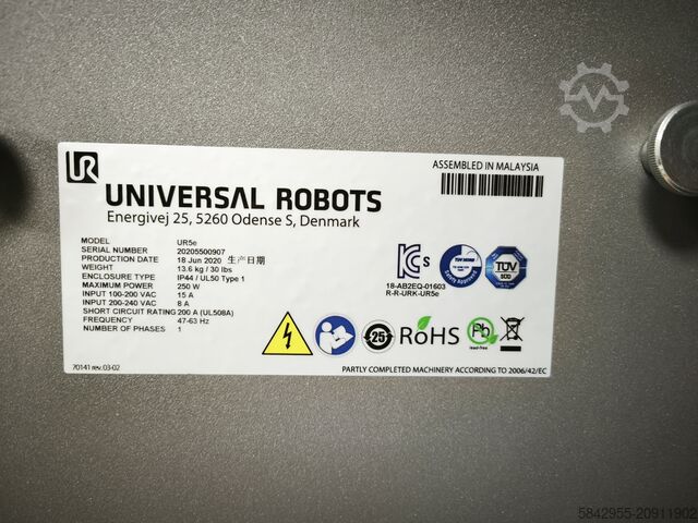 Robot przemysłowy Universal Robots Universal Robots UR5e with Teach Pendant