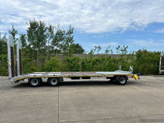 Dieplader oplegger Möslein T 3-8,20 P VB H1  3 Achs Tieflader mit gerader Ladefläche 8,20 m, Neufahrzeug