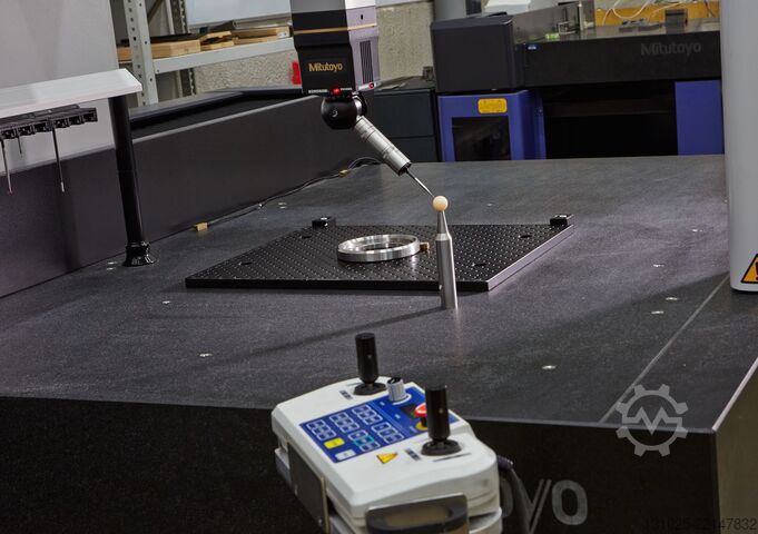 Souřadnicový měřicí stroj Mitutoyo Crysta Apex S-9106 CMM