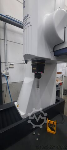 Souřadnicový měřicí stroj Mitutoyo Crysta Apex S-9106 CMM
