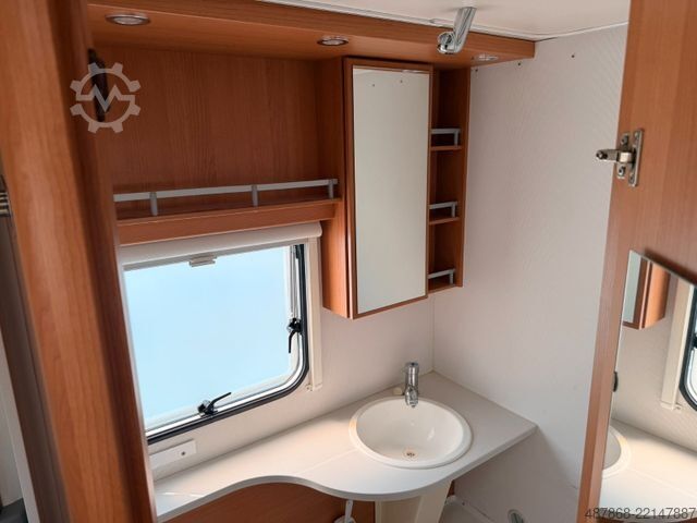 Yarı entegre karavan KNAUS TI 600