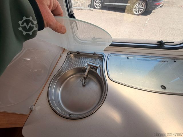 Yarı entegre karavan KNAUS TI 600