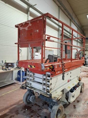 Elevador de tijera JLG 2646ES