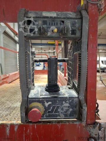 Elevador de tijera JLG 2646ES