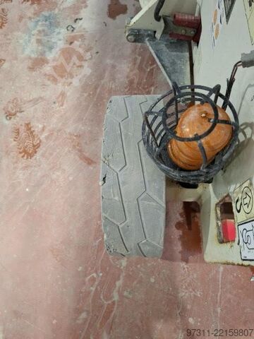 Elevador de tijera JLG 2646ES