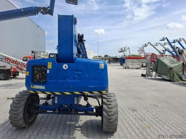 Plataforma de trabajo telescópica articulada JLG E600JP