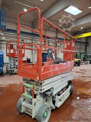 Elevador de tijera JLG 2032ES
