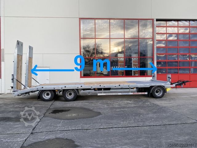 Remorcă cu platformă joasă Möslein T 3-9,20 F Blatt  3 Achs Tieflader mit gerader Ladefläche 9 m, Neufahrzeug
