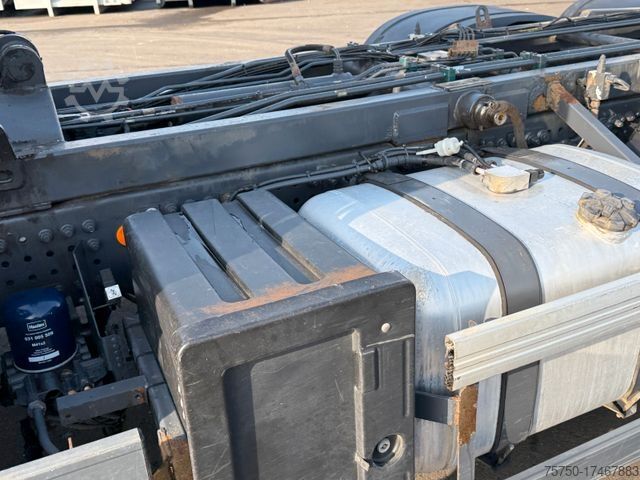 Šasija kamiona MERCEDES-BENZ Antos 2533 6x2 Fahrgestell