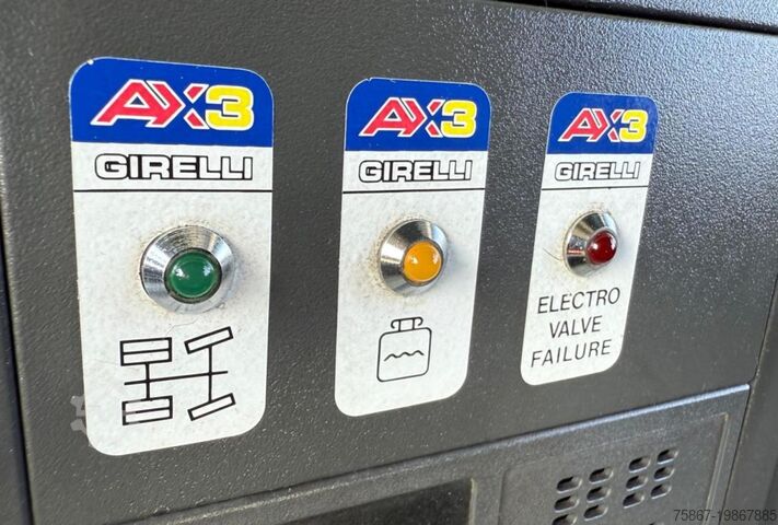 Samochód ciężarowy ze stałą zabudową Iveco EUROTECH 440E42