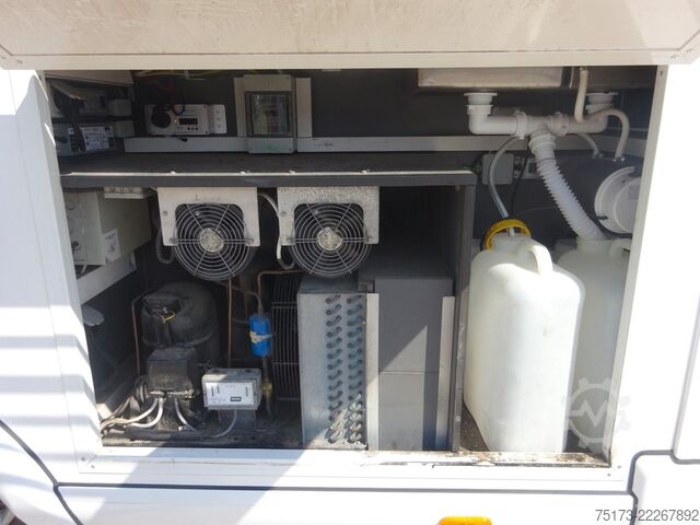 Sonderausbau-Transporter RENAULT Master ENERGY dCi 145 GAMO Verkaufsmobil