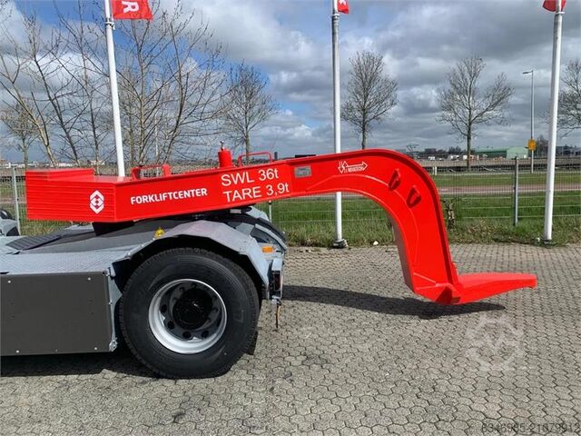 Construction equipment  Novatech Gooseneck 36t