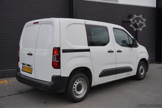 Carrinha de tejadilho alto Peugeot Partner 1.2 PureTech 110Pk Benzine - Airco - Na...