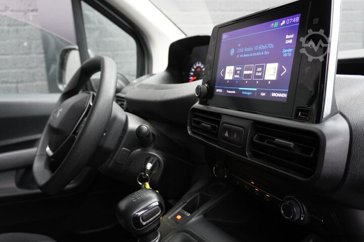 Carrinha de tejadilho alto Peugeot Partner 1.2 PureTech 110Pk Benzine - Airco - Na...