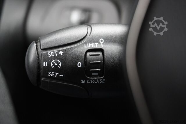 Kombi s vysokou střechou Peugeot Partner 1.2 PureTech 110Pk Benzine - Airco - Na...