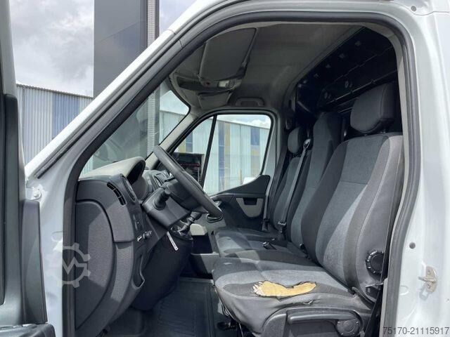 Podnośnik koszowy na samochodzie ciężarowym Renault Master 2.3 dCi / KLUBB K26, 12m