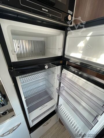 Camper integrado BÜRSTNER Elegance I 910 G *Sie sparen: ca. 85.000¤*