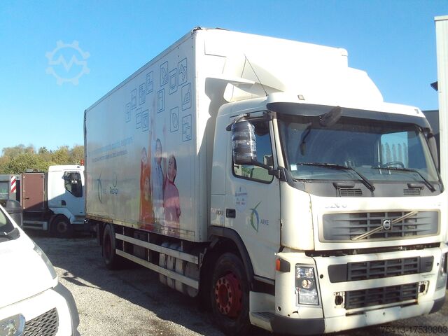 Vrachtwagen met bakwagen VOLVO FM9 300PK KOFFER FM9