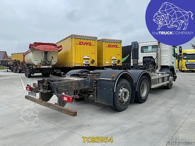 Chassis with cab Volvo FMX 370