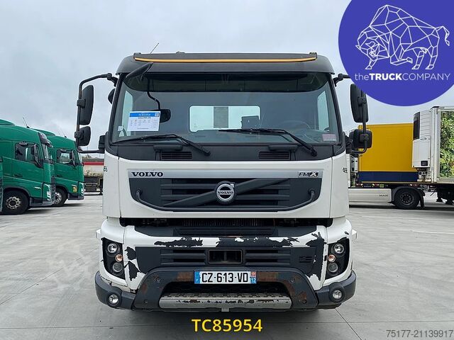 Chassis with cab Volvo FMX 370