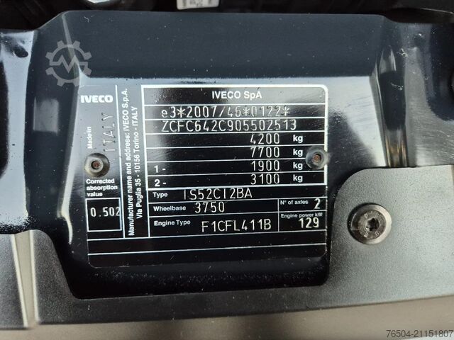 Plattformsskåpbil dubbelhytt Iveco Daily 40C18 3.0D Hi-Matic DC Open laadbak GVW 3...