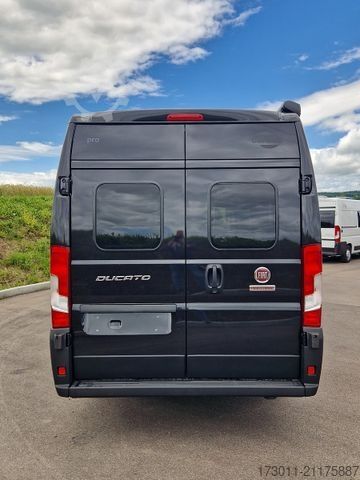 Lakóautó CARADO CV640 Pro Automat  Markise Busbiker