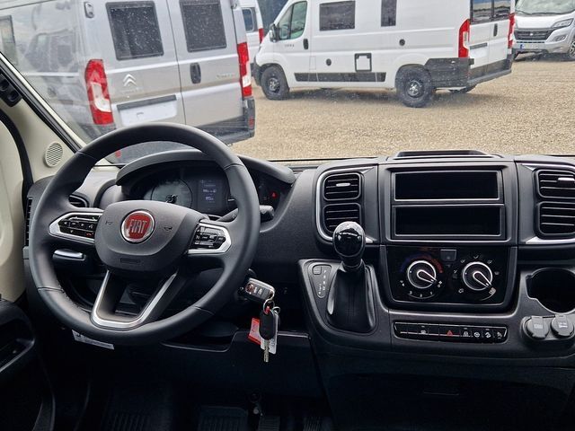 Lakóautó CARADO CV640 Pro Automat  Markise Busbiker