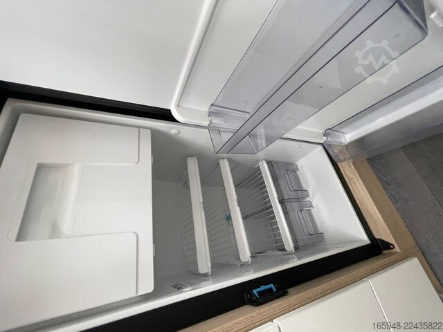 Camper semintegrato FRANKIA M-Line Neo Black Edt. | *4,5 t* | *Top*