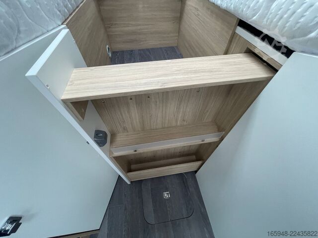 Camper semintegrato FRANKIA M-Line Neo Black Edt. | *4,5 t* | *Top*