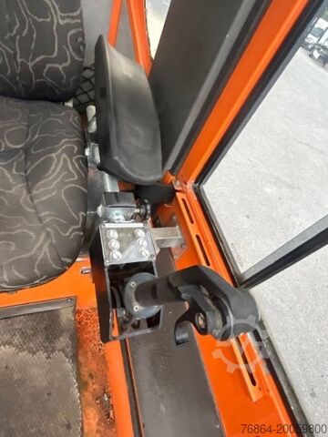 Prikolica sa zamenjivim šasijama PLATEAU-WECHSELPRITSCHE MIT LOGLIFT 140S INKL. ROTATOR UND GREIFER