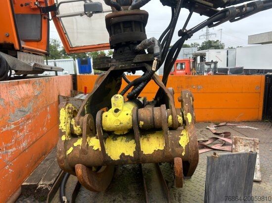 Dźwig samochodowy PLATEAU-WECHSELPRITSCHE MIT LOGLIFT 140S INKL. ROTATOR UND GREIFER