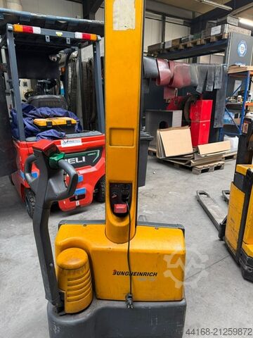 3 x pallet stackers (Ameise), high-lift trucks, forklifts Jungheinrich 3 Stück Sonderpreis 1,2 bis 1,5 To