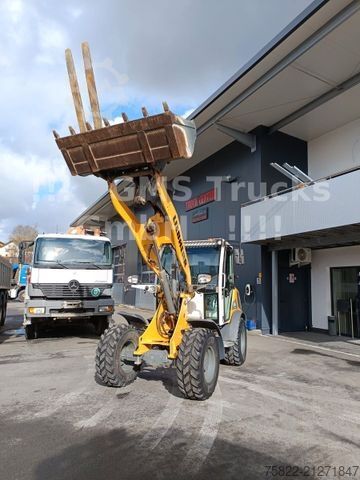 Excavadora móvil LIEBHERR 504C / SW / Gabel + Schaufel / Wenig Stunden
