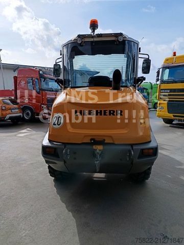 Excavadora móvil LIEBHERR 504C / SW / Gabel + Schaufel / Wenig Stunden