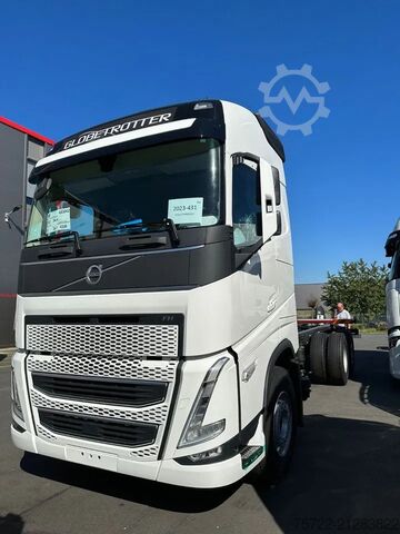 Chassis with cab Volvo FH 460 6x2-4 Globetrott. Fahrgestell LAGER