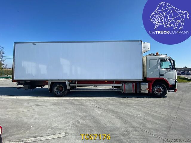 Refrigerated/frozen transport Volvo FM 330