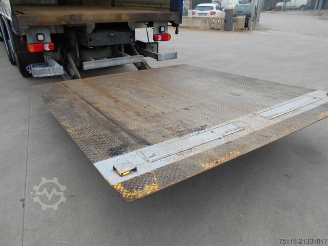 Flaklastbil med kapell Iveco Stralis 360 6X2 - Centina + Sponda