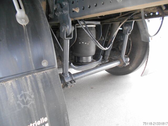 Flaklastbil med kapell Iveco Stralis 360 6X2 - Centina + Sponda