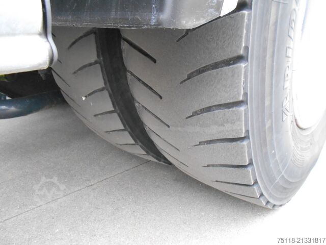 Flaklastbil med kapell Iveco Stralis 360 6X2 - Centina + Sponda