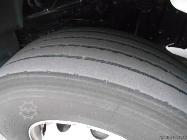 Flaklastbil med kapell Iveco Stralis 360 6X2 - Centina + Sponda